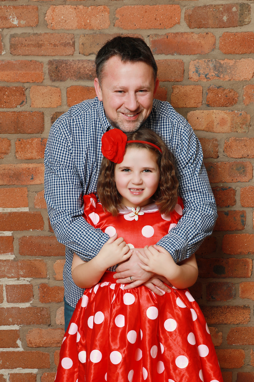 Family Portrait Photoshoot Peekaboo Liverpool daddy and daughter