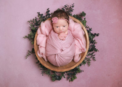 Newborn photoshoot Peekaboo Liverpool pink with a touch of greenery