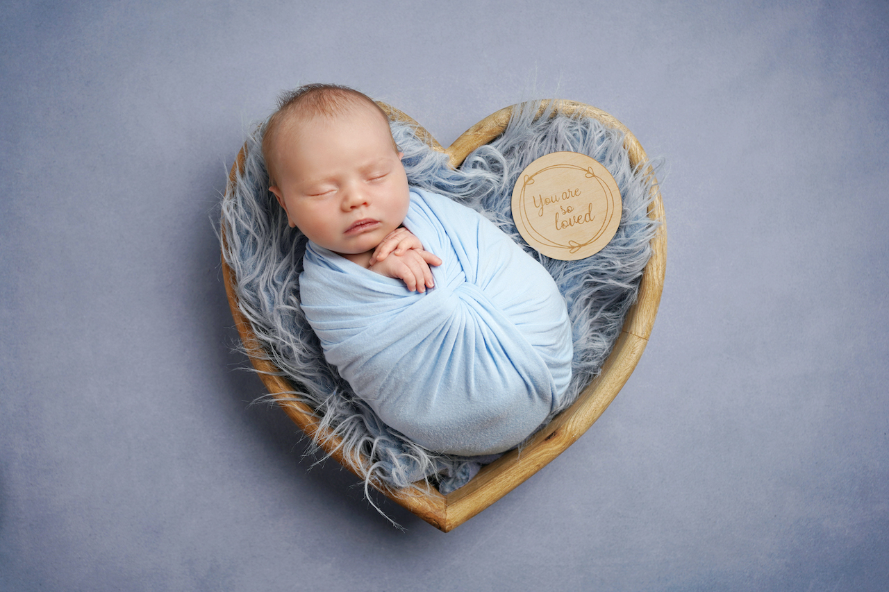 Newborn photoshoot Peekaboo Liverpool baby blue heart bowl
