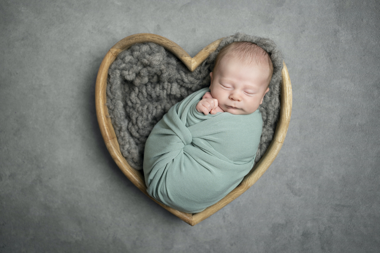 Newborn photoshoot Peekaboo liverpool grey and mint heart bowl